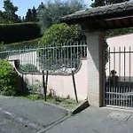 Guesthost - Residenza Menta E Rosmarino * Perugia